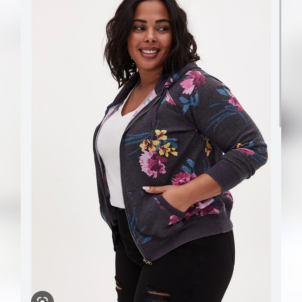 NWT ~ Torrid floral gray zip hooded sweatshirt, size 4,  blue gray floral print